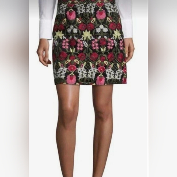 Lucy Paris Dresses & Skirts - Lucy Paris Womens Size Small Embroidered Rose Floral Black Mini Skirt